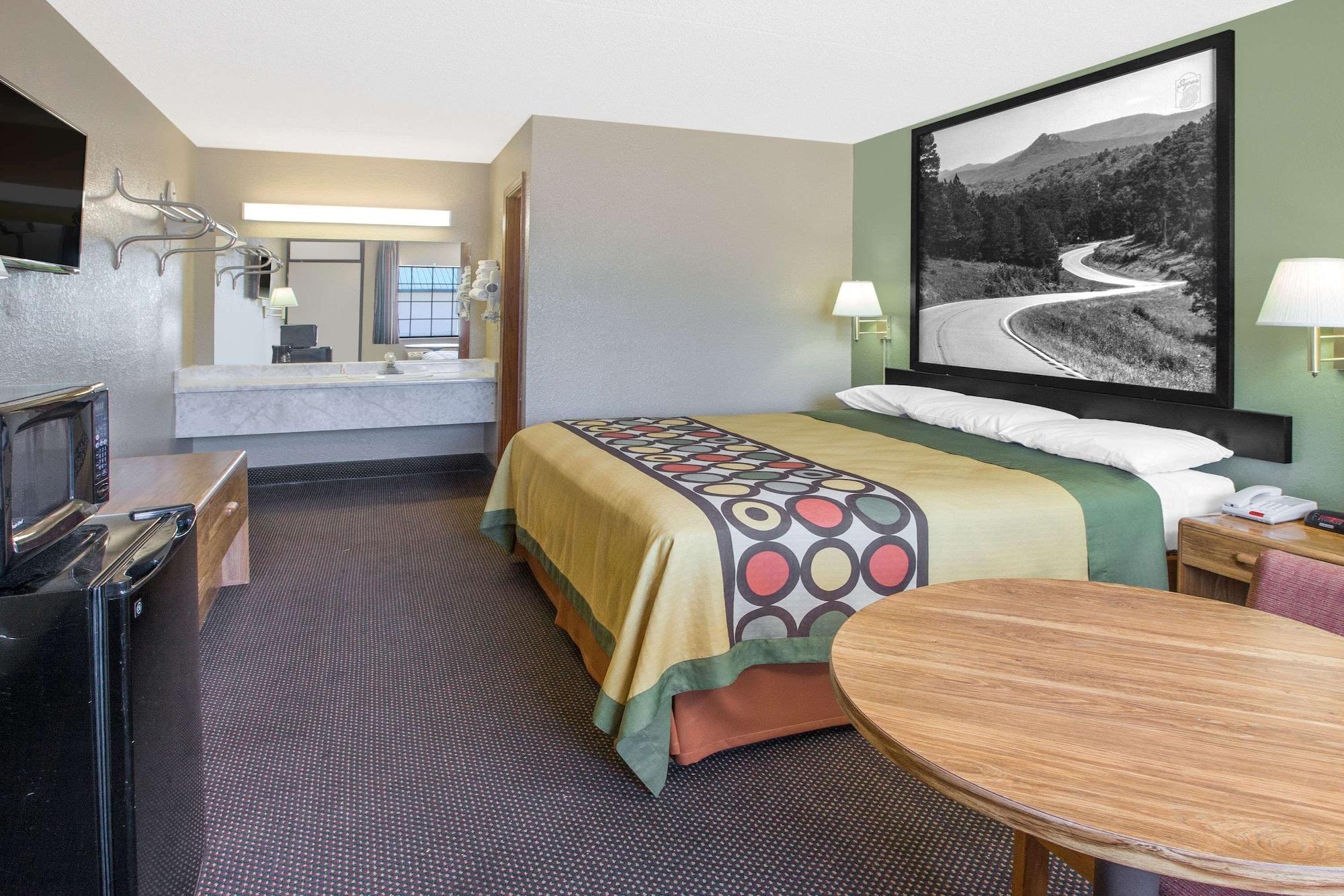 Super 8 By Wyndham Clarksville Ar Buitenkant foto