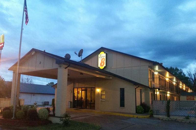 Super 8 By Wyndham Clarksville Ar Buitenkant foto
