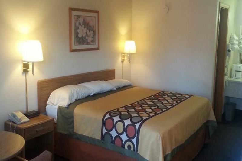 Super 8 By Wyndham Clarksville Ar Buitenkant foto