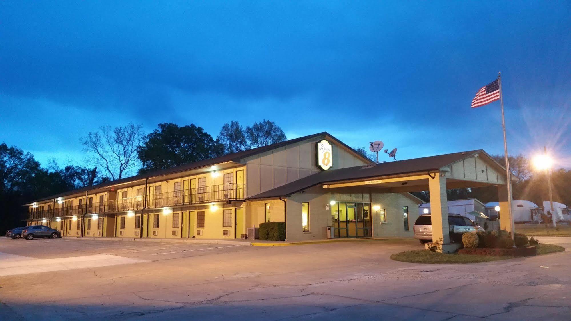 Super 8 By Wyndham Clarksville Ar Buitenkant foto